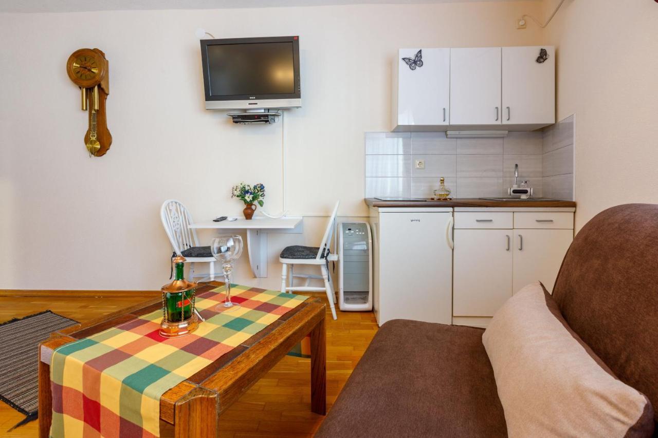 Apartments And Room Art ซริกเวนิซา ภายนอก รูปภาพ